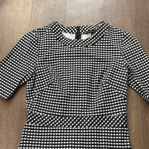 EUC Banana Republic Black and White Patterned Midi Dress - Picture 3 of 6